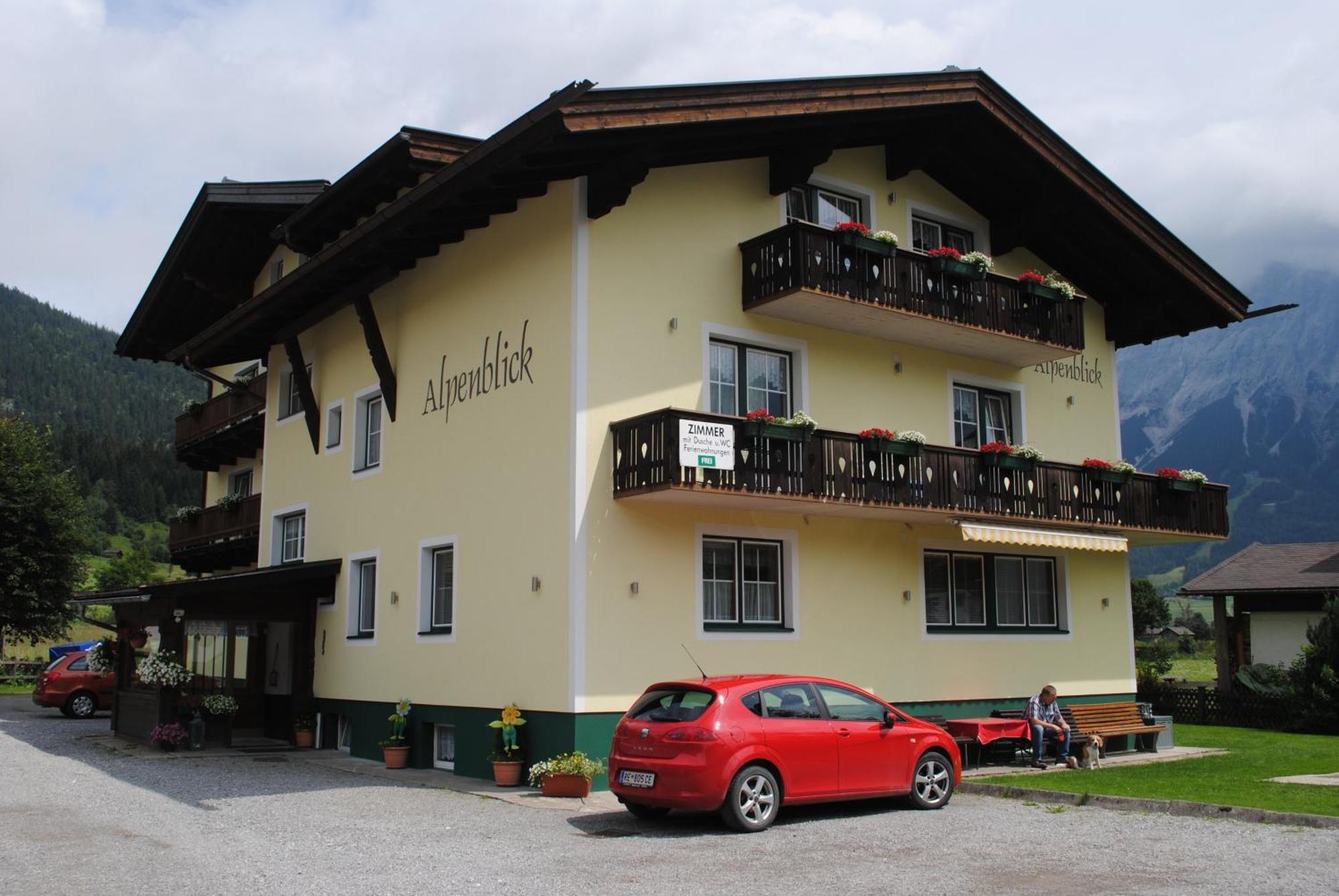 Pensjonat Gaestehaus Alpenblick 2*